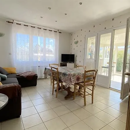 Maison A Deux Pas Du Port De ! Spo000-558